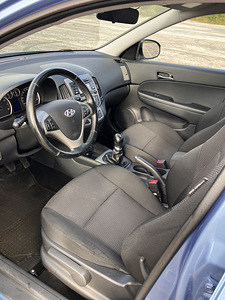 Hyundai i30 (7 фото из 15)