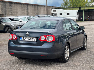 VOLKSWAGEN JETTA (5 фото из 8)