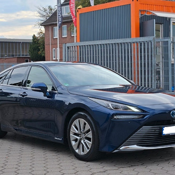 Аренда авто Toyota Mirai 22- Premium Comfort Bolt Uber Таkso