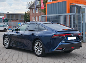 Аренда авто Toyota Mirai 2022 Premium для Bolt Uber Forus Такси (3 фото из 10)