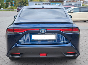 Аренда авто Toyota Mirai 2022 Premium для Bolt Uber Forus Такси (4 фото из 10)