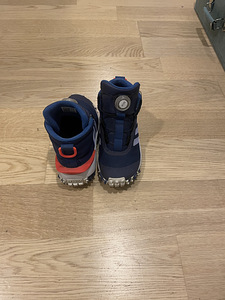 Adidas sügis saapad, suurus 32 (3 foto / 4)