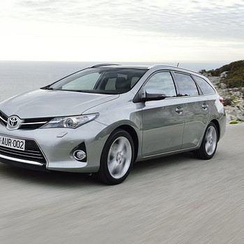 Toyota Auris Hybrid Autorent