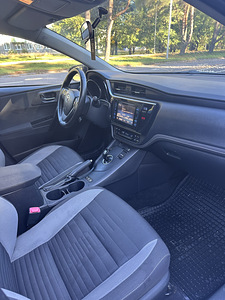 Аренда Toyota Auris LPG Hybrid (7 фото из 9)