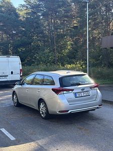 Аренда Toyota Auris LPG Hybrid (4 фото из 9)