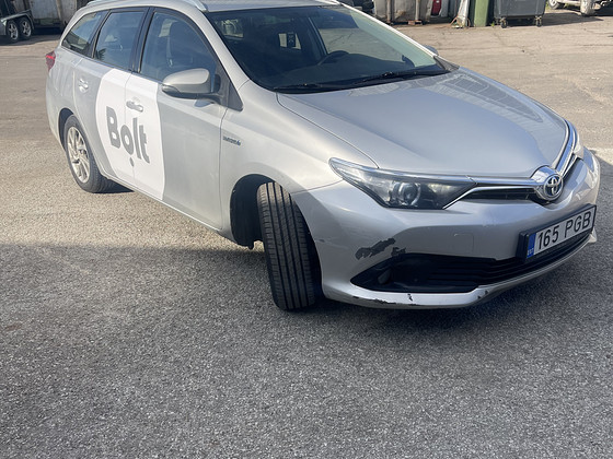 Аренда Toyota Auris LPG Hybrid