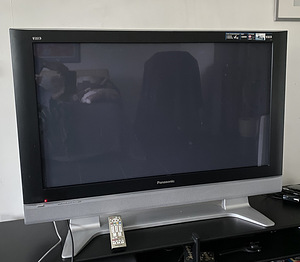 Teler „Panasonic Viera 42" TH-42PA60E - HDMI-pult (1 foto / 3)