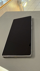 Samsung Galaxy S25 Ultra 12/256Gb Silver Heas korras (2 foto / 3)