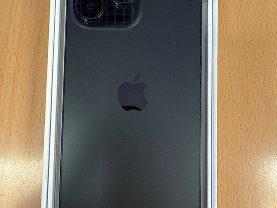 Apple iPhone 16 Pro Max 256Gb Black в очень хорошем состоянии