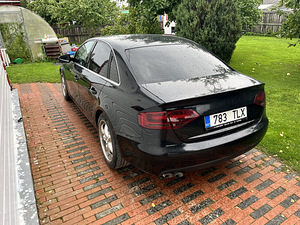 Audi a4 2011 (2 foto / 4)