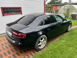 Audi a4 2011 (3 foto / 4)