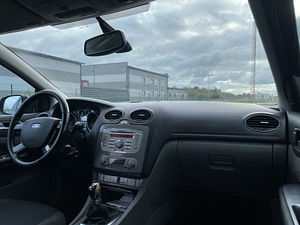 Ford Focus 1.8TDCi 85kW (8 foto / 8)