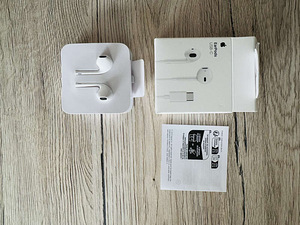 Проводные наушники USB-C — белые — новые (3 фото из 3)