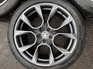 20" Skoda originaalveljed 5x112 + 235/45/20 m+s (6 foto / 9)