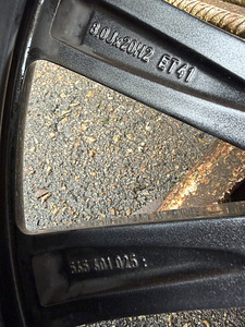 20" Skoda originaalveljed 5x112 + 235/45/20 m+s (8 foto / 9)