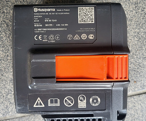 HUSQVARNA Lehepuhur/imur 120iBV koos aku ja laadijaga (4 foto / 4)