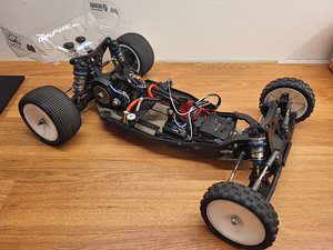 1/10 rc гоночный багги Team Associated RC10B6.1 (2 фото из 2)