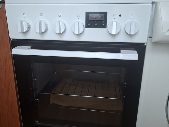 Газовая плита Electrolux с электрической духовкой