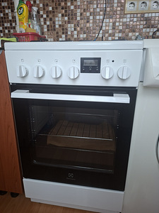 Electrolux gaasipliit elektriahjuga (1 foto / 2)