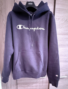 Champion-kapuutsiga spordijakk. (1 foto / 3)