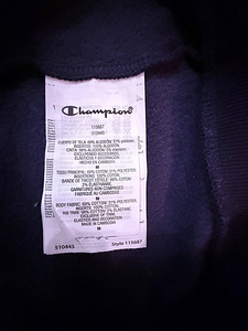 Champion-kapuutsiga spordijakk. (3 foto / 3)
