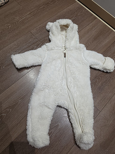 Plüüsist kombinesoon H&M suurus 56 (1 foto / 2)