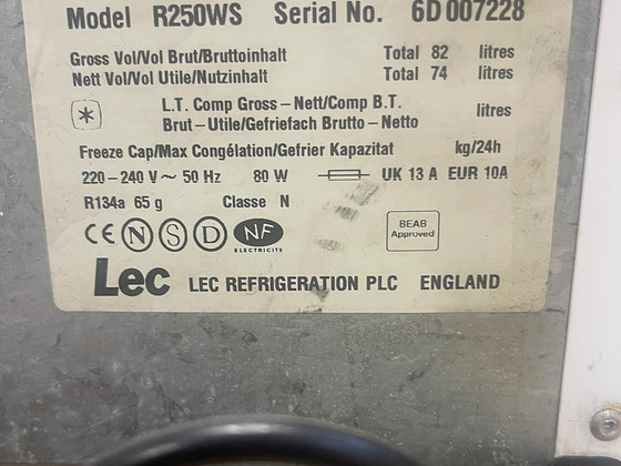Külmkapp LEC R250WS