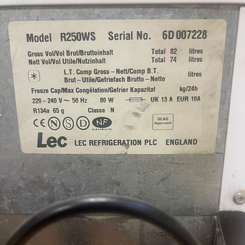 Холодильник LEC R250WS