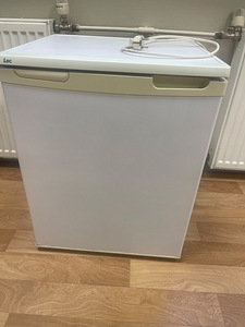 Холодильник LEC R250WS (2 фото из 5)