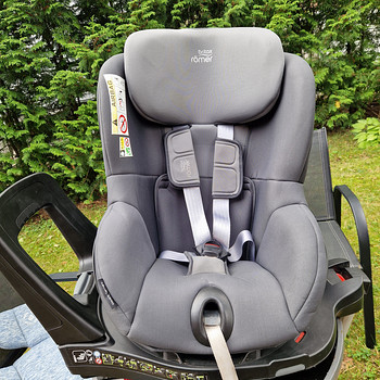 Britax Römer turvatool ISOFIX alusega , 360°pööratav .