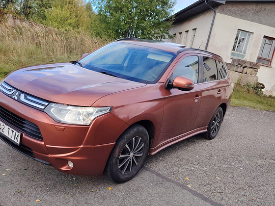 Mitsubishi outander