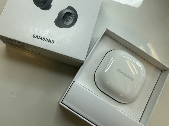 SAMSUNG BUDS FE