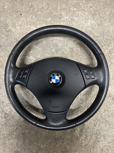 BMW E90/E91 Pre-LCI originaalne multifunktsionaalne rool koos turvapadjaga (1 foto / 4)