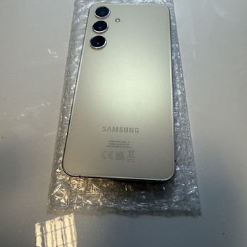 SAMSUNG S24 8/128GB