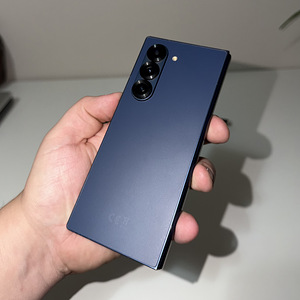 Samsung Galaxy Z Fold 6, 512GB (3 foto / 4)