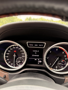 Müüa Mercedes ML 350 (5 foto / 14)