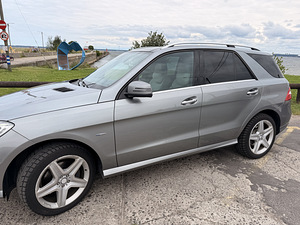 Müüa Mercedes ML 350 (14 foto / 14)