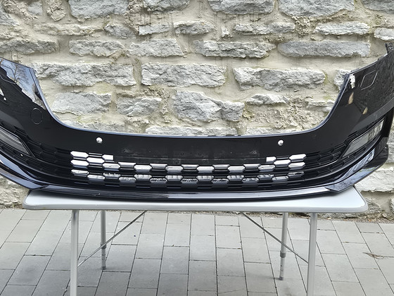 Skoda Octavia A8 varuosad — kaitseraud, valgustus ja kereosa