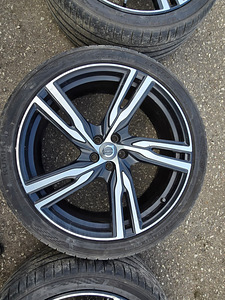 Veljed rehvidega Volvo XC90 275/35/22 (1 foto / 7)