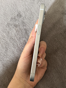 iPhone 15 (5 foto / 7)