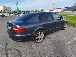 Skoda Superb (5 фото из 13)