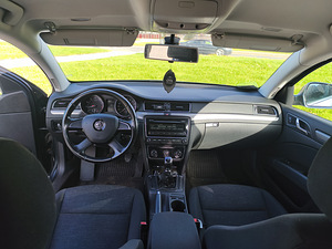 Skoda Superb (10 фото из 13)