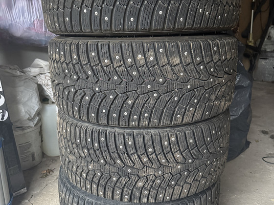 Nankang Ice Activa 235/40/18