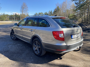 Skoda Superb Scout 4x4 Manual (3 фото из 8)