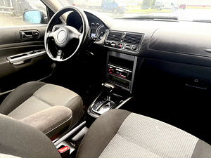 Volkswagen Golf (8 фото из 15)