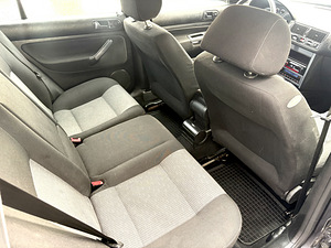 Volkswagen Golf (9 фото из 15)