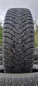 Naastrehvid / 215 65 17 / Nokian Hakkapeliitta 8 SUV (1 foto / 2)
