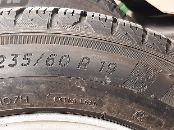 Продаются нешипованные шины Michelin