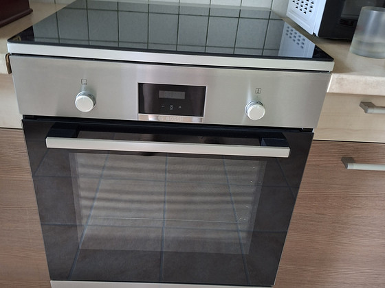 Продам индукционную плиту Bosch