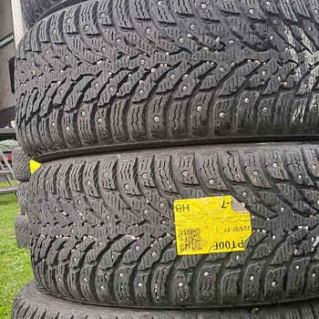 Naastrehvid / 225 50 17 / Nokian Hakkapeliitta 9